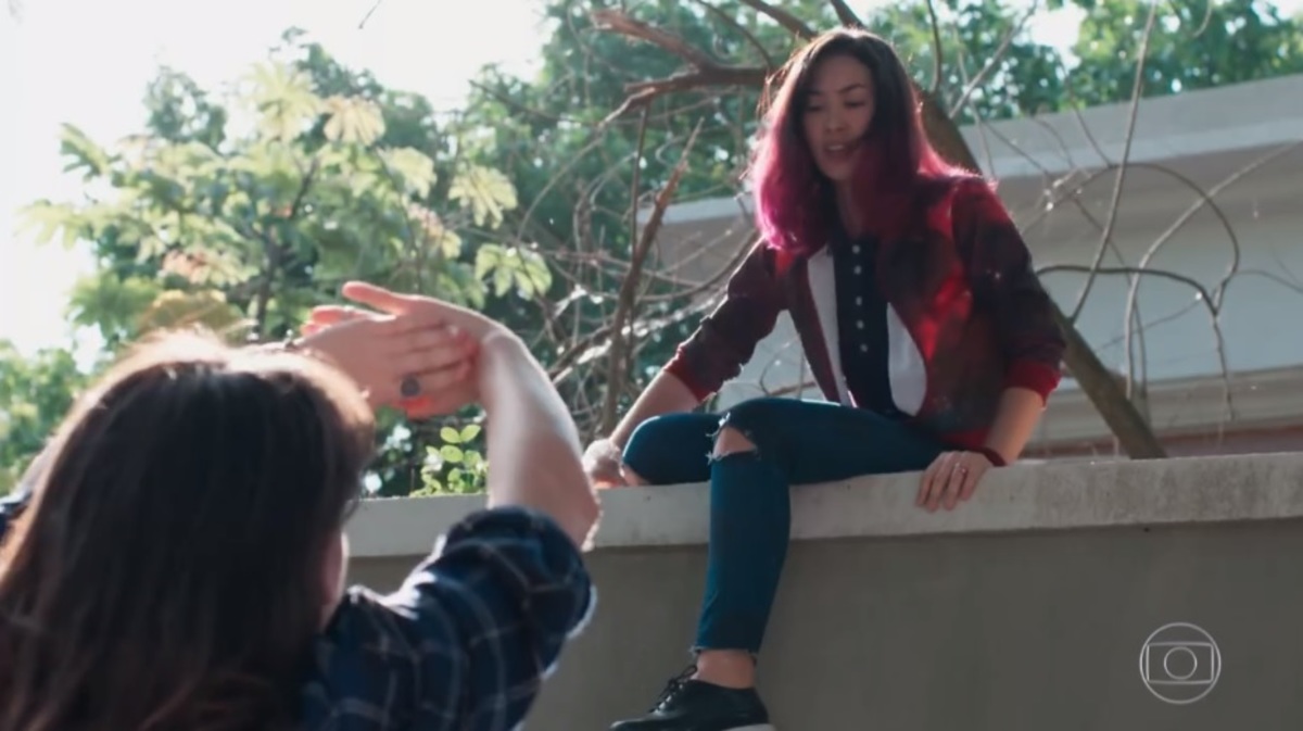 Tina (Ana Hikari) e Lica (Manoela Aliperti) de Malhação - Viva a Diferença