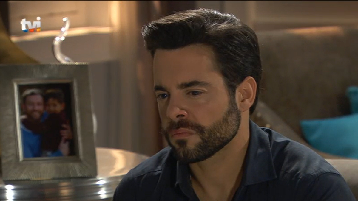 Tomás (Pedro Carvalho) em Ouro Verde