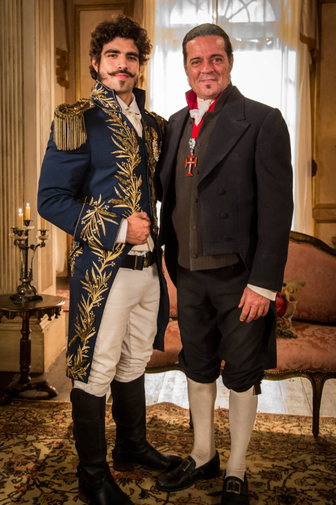 Pedro ( Caio Castro ) e Bonifácio ( Felipe Camargo ), de Novo Mundo