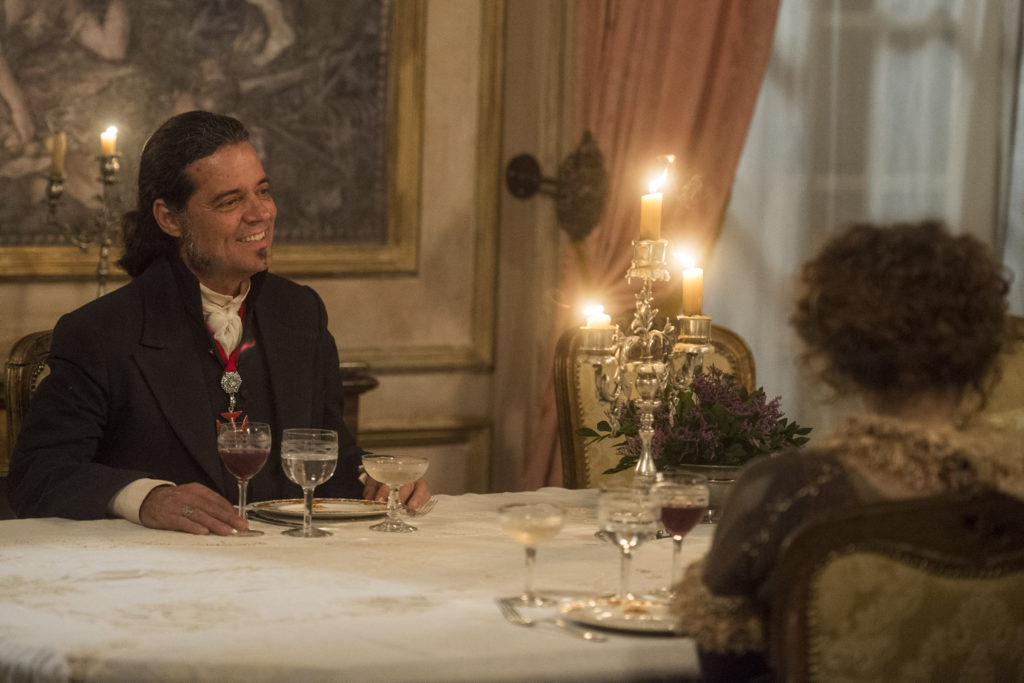 Leopoldina ( Letícia Colin ) e Bonifácio ( Felipe Camargo )