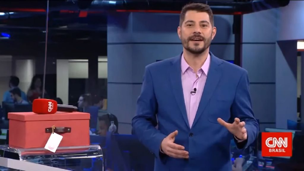 Evaristo Costa nos estúdios da CNN Brasil, em São Paulo