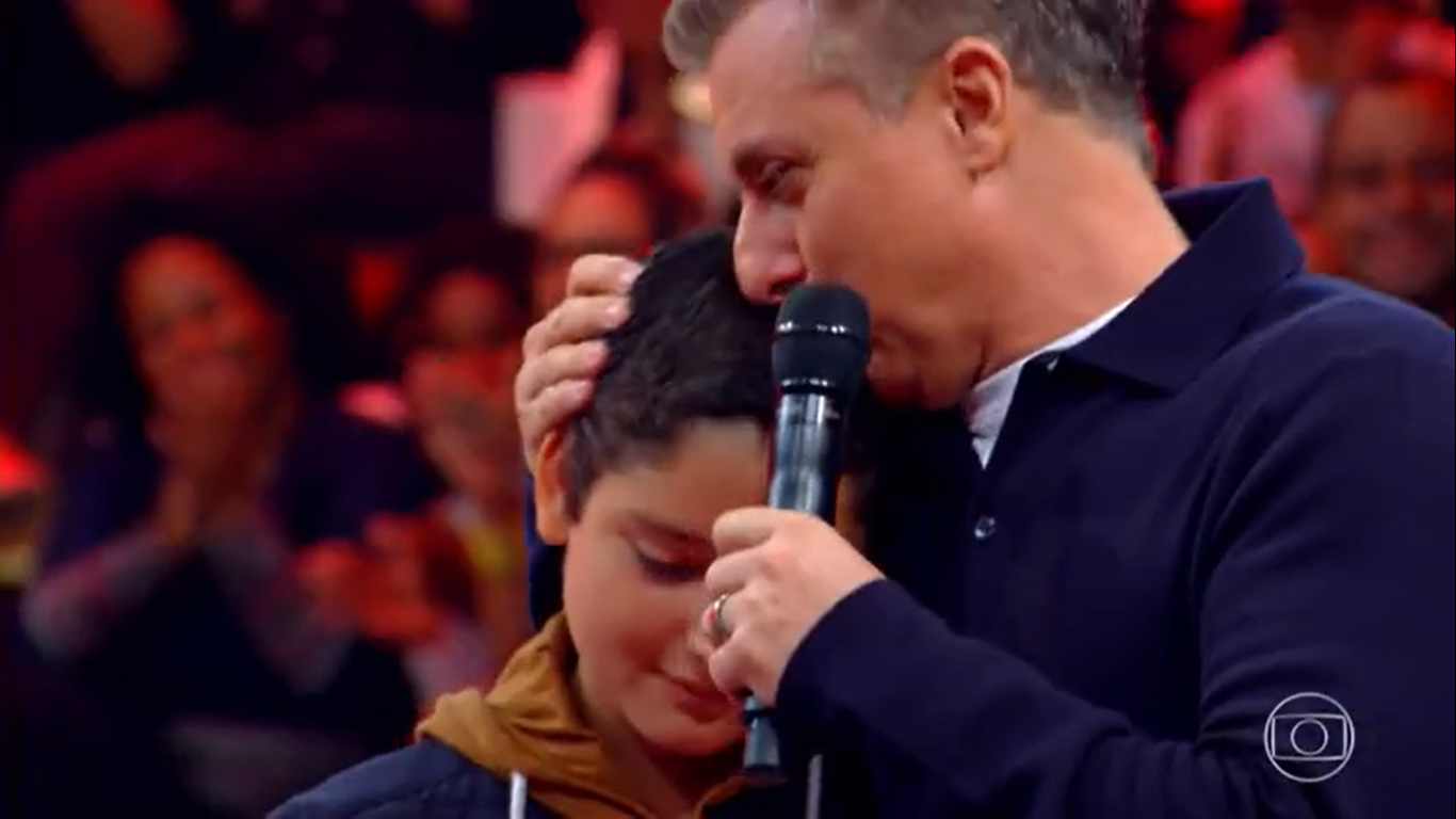 Luciano Huck e Davi no Pequenos Gênios, quadro do Caldeirão do Huck (Reprodução / Gshow)