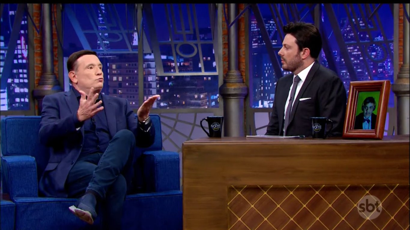 Danilo Gentili recebe Roberto Cabrini no The Noite (Reprodução / Twitter)