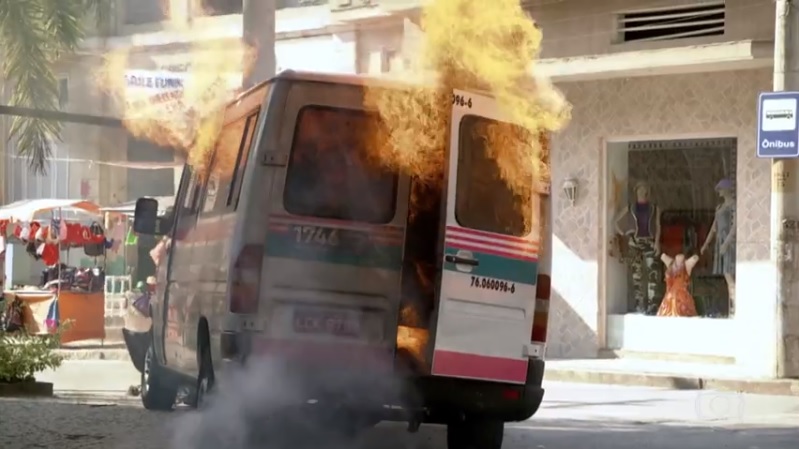 Van explode em Fina Estampa