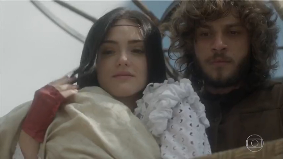 Anna (Isabelle Drummond) e Joaquim (Chay Suede) em Novo Mundo