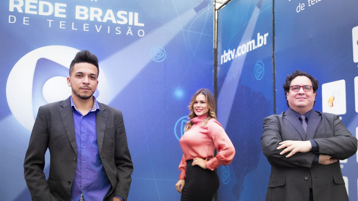 Apresentadores do programa O Canal Comunidade