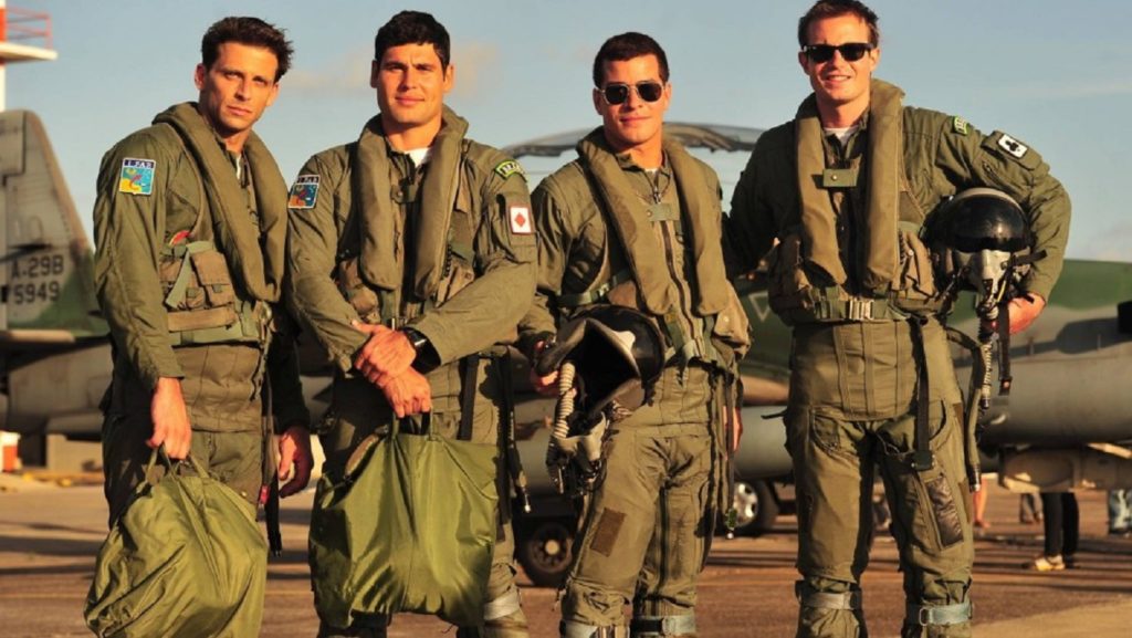 Estevão (Henri Castelli), Amadeu (Dudu Azevedo), Rodrigo (Thiago Martins) e Ciro (Max Fercondini) em Flor do Caribe