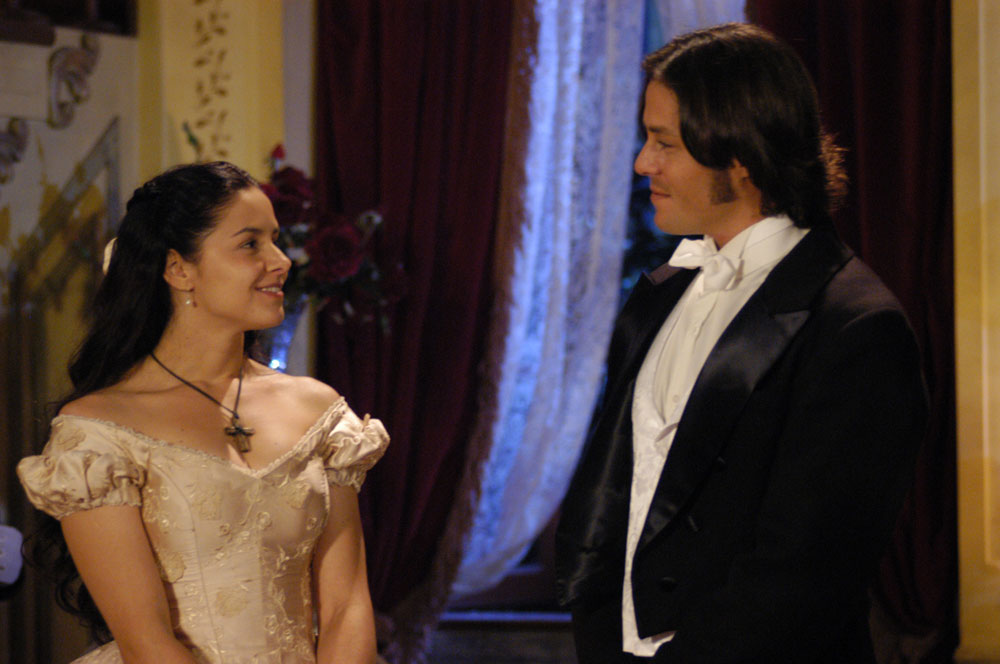 Isaura (Bianca Rinaldi) e Álvaro (Theo Becker) de A Escrava Isaura