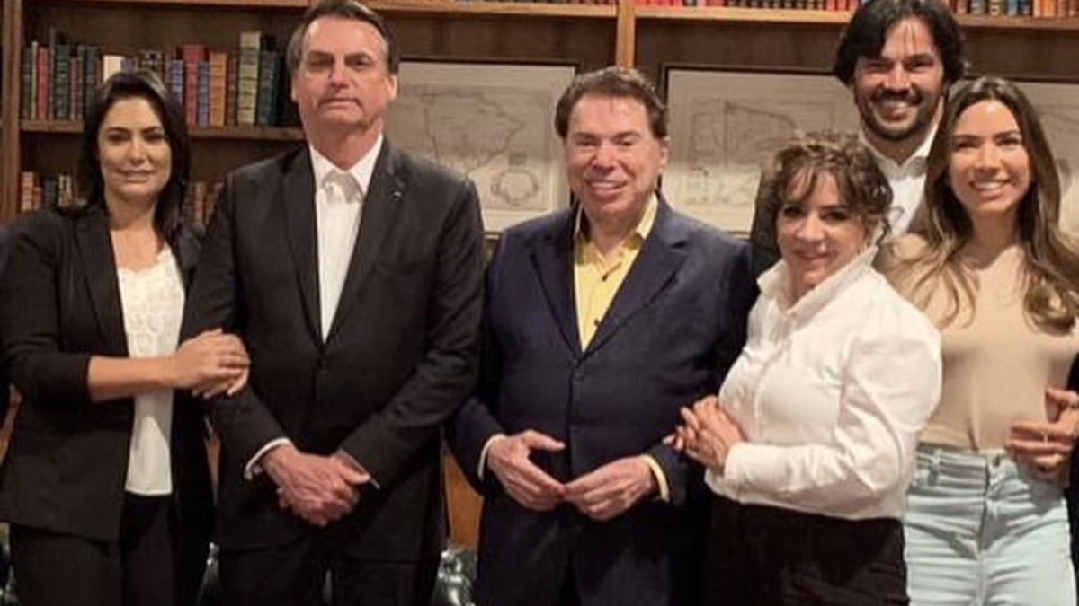 Jair e Michelle Bolsonaro com a família Abravanel
