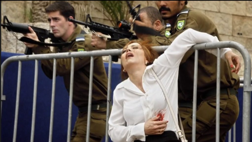 Joice (Simone Soares) baleada em Apocalipse