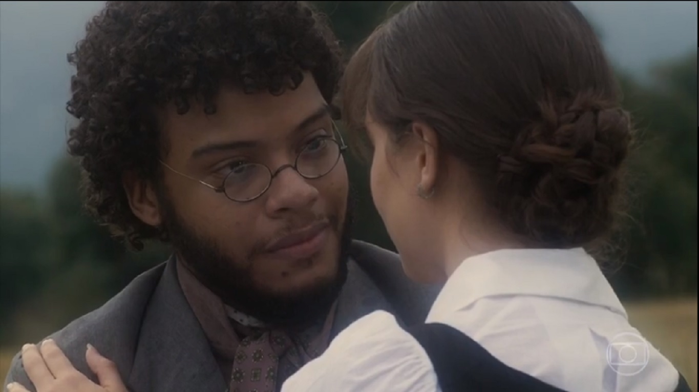 Libério (Felipe Silcler) e Cecília (Isabella Dragão) em Novo Mundo