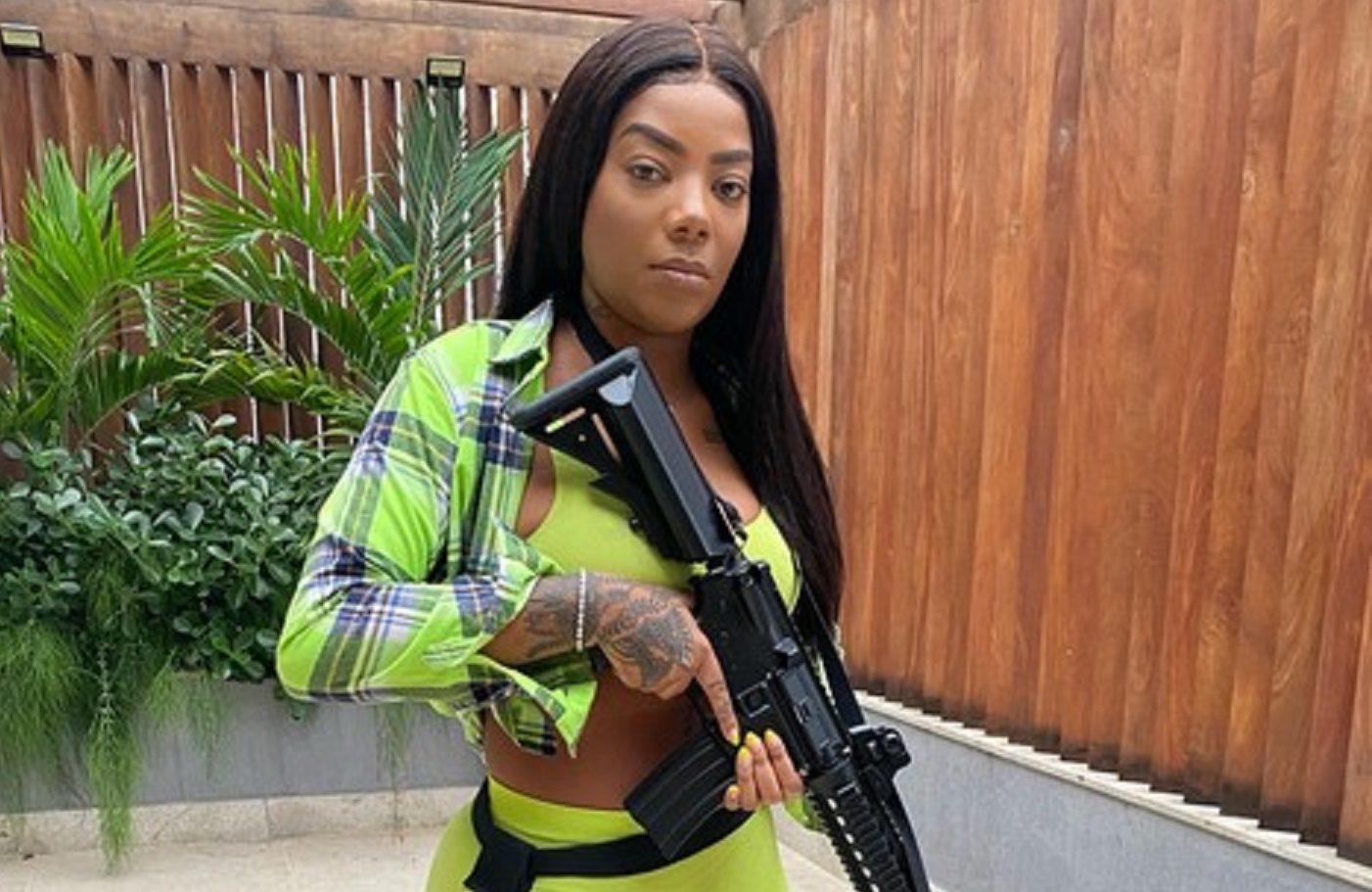 Ludmilla treina para viver policial em Arcanjo Renegado, no Globoplay