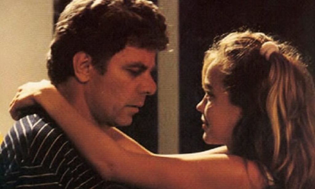 Reginaldo Faria e Flávia Monteiro em A Menina do Lado