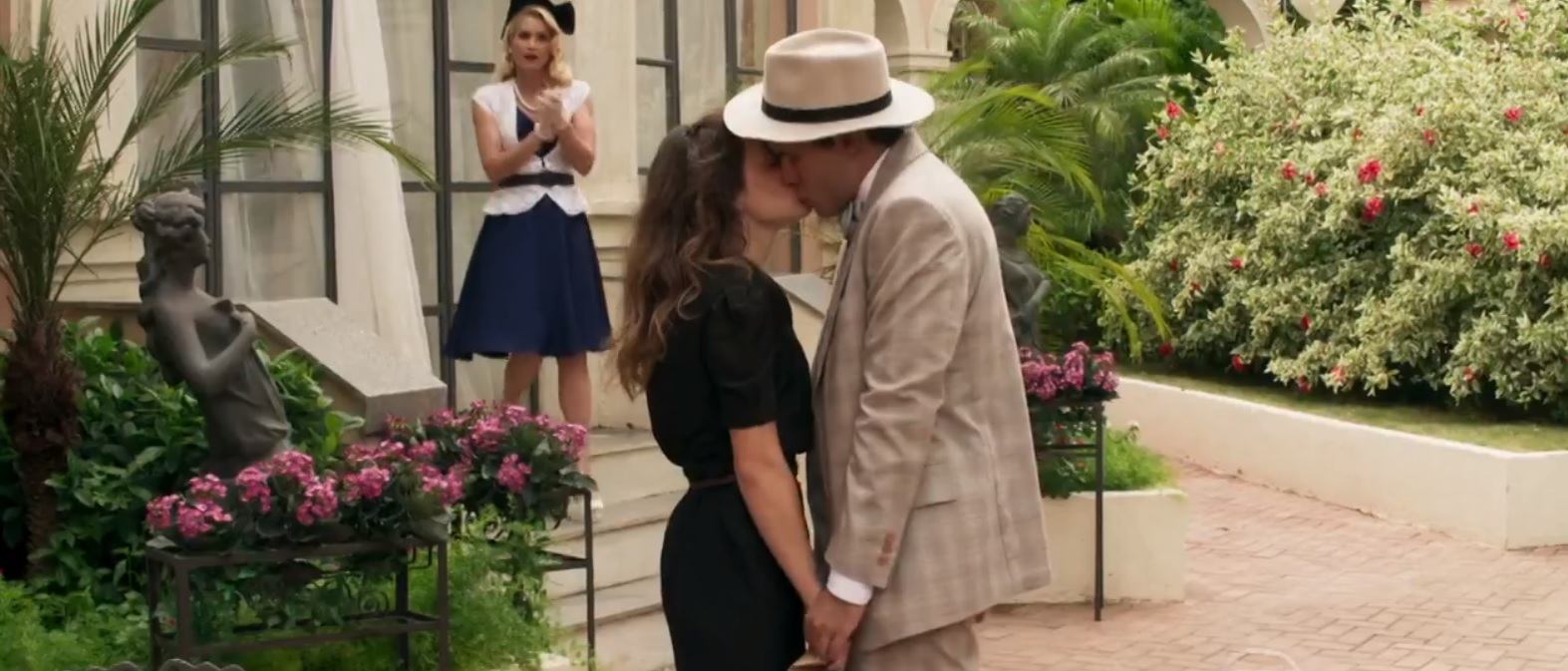Sandra (Flávia Alessandra), Maria (Bianca Bin) e Celso (Rainer Cadete) de Êta Mundo Bom!