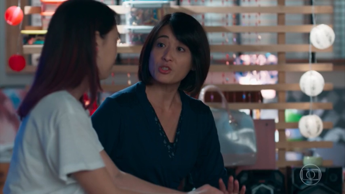 Tina (Ana Hikari) e Mitsuko (Lina Agifu) em Malhação