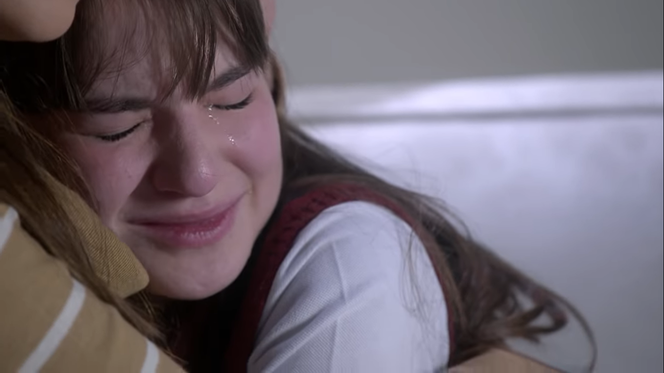 Sophia Valverde como Poliana em As Aventuras de Poliana (Reprodução / YouTube)
