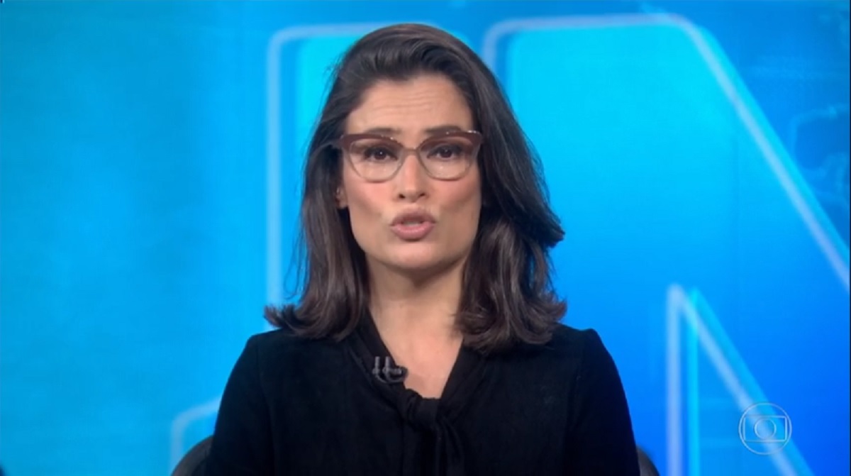 Renata Vasconcellos some do Jornal Nacional