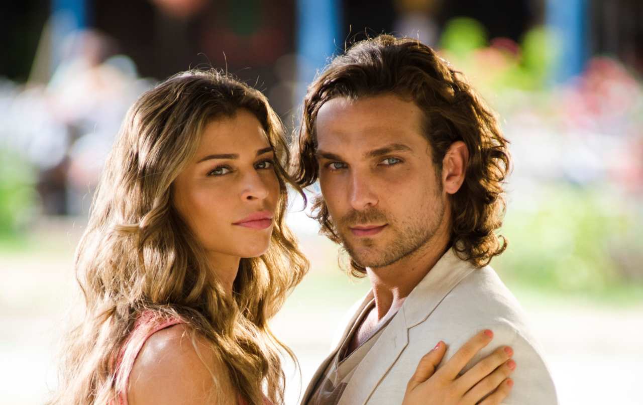 Grazi Massafera e Igor Rickli em 'Flor do Caribe'