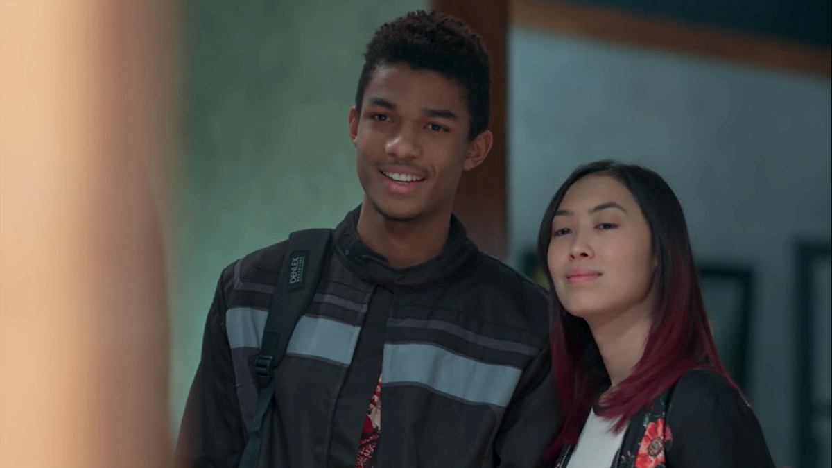 Anderson (Juan Paiva) e Tina (Ana Hikari) em Malhação