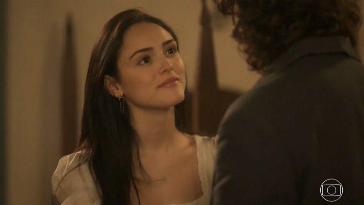 Anna (Isabelle Drummond) e Joaquim (Chay Suede) em Novo Mundo