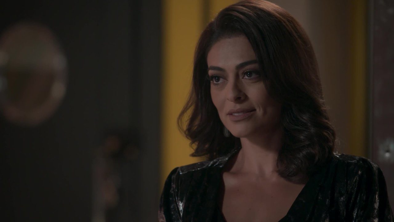 Carolina (Juliana Paes) em Totalmente Demais