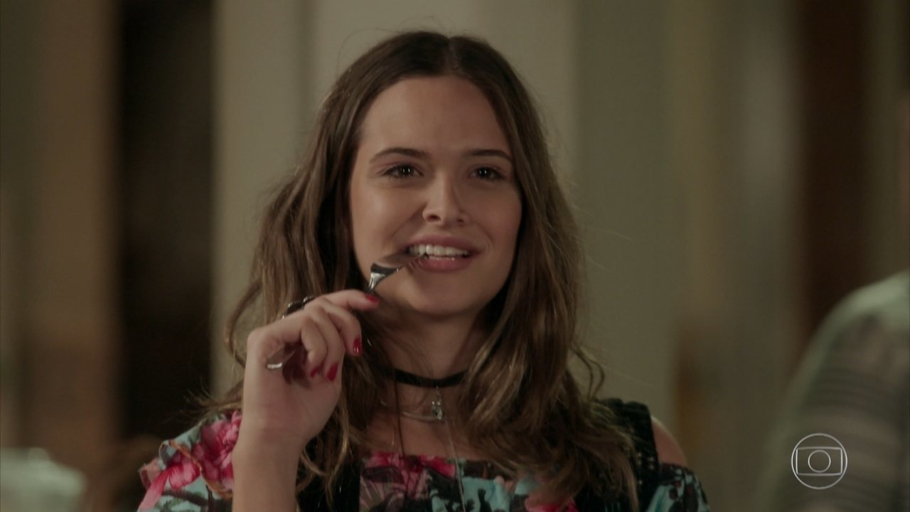 Cassandra (Juliana Paiva) em Totalmente Demais