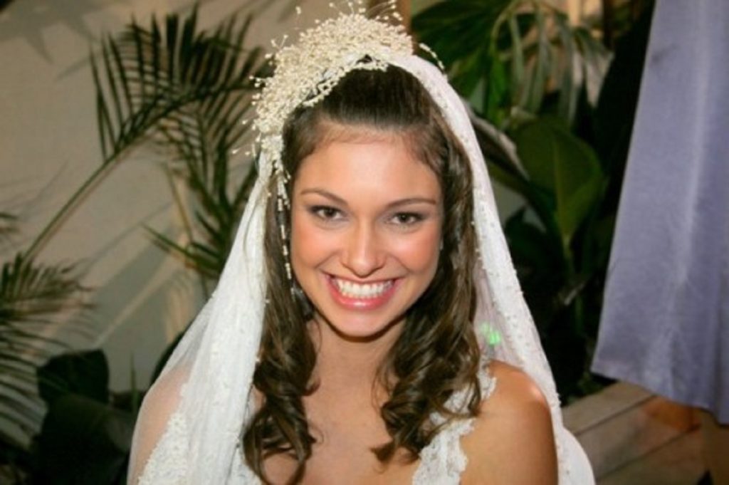 Day Mesquita como Eliana Vilela em Vende-se um Véu de Noiva