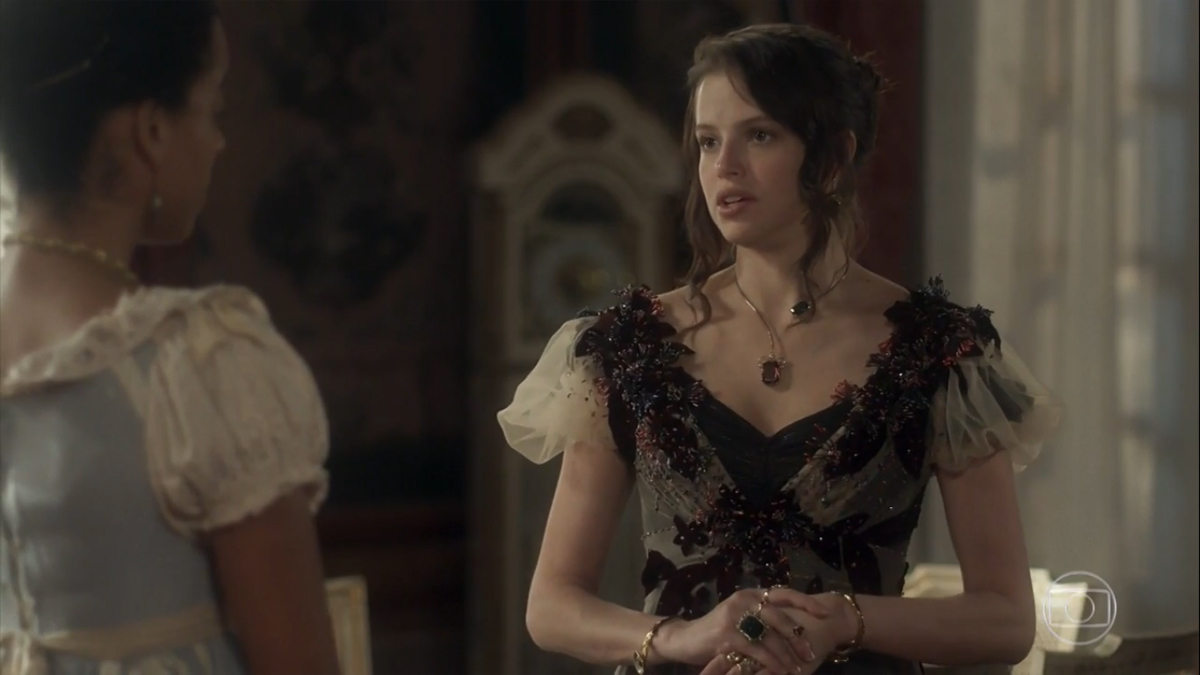 Domitila (Agatha Moreira) e Rosa (Alice Morena) em Novo Mundo