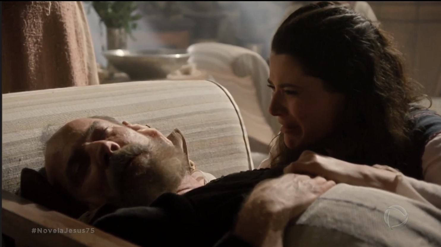 Efraim (Guilherme Lopes) e Laila (Manuela do Monte) em Jesus