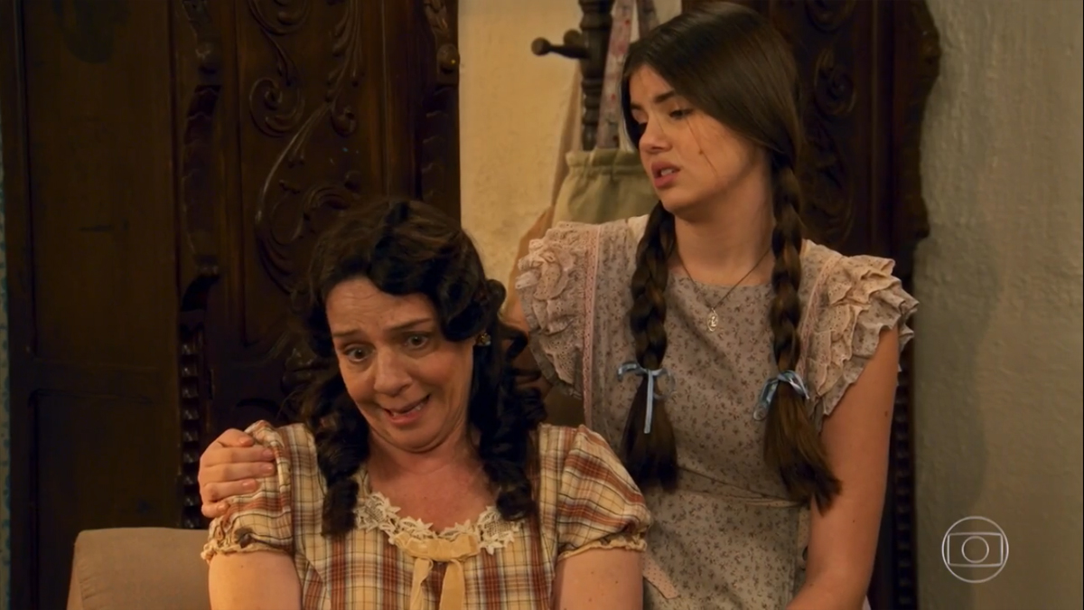 Eponina (Rosi Campos) e Mafalda (Camila Queiroz) em Êta Mundo Bom!