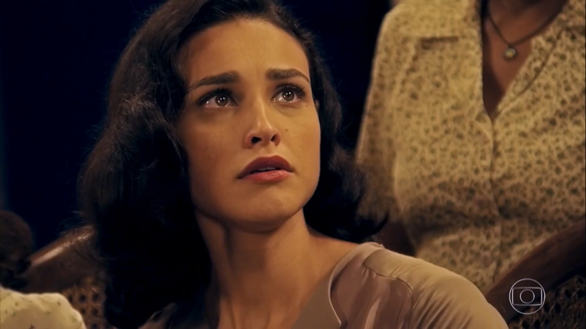Filomena (Débora Nascimento) em Êta Mundo Bom!