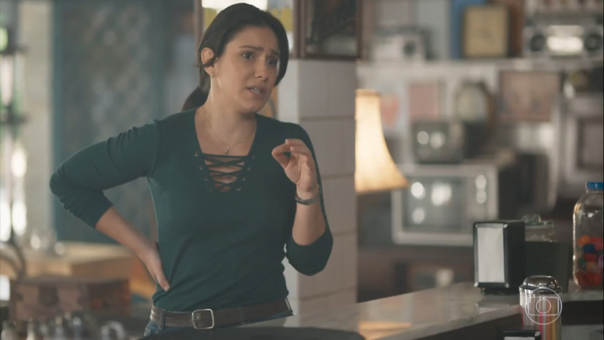 Josefina (Aline Fanju) em Malhação