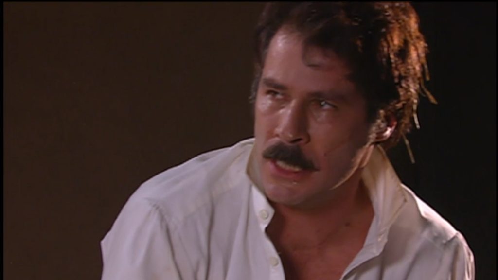 Leôncio (Leopoldo Pacheco) após ser atacado por Isaura (Bianca Rinaldi) em A Escrava Isaura