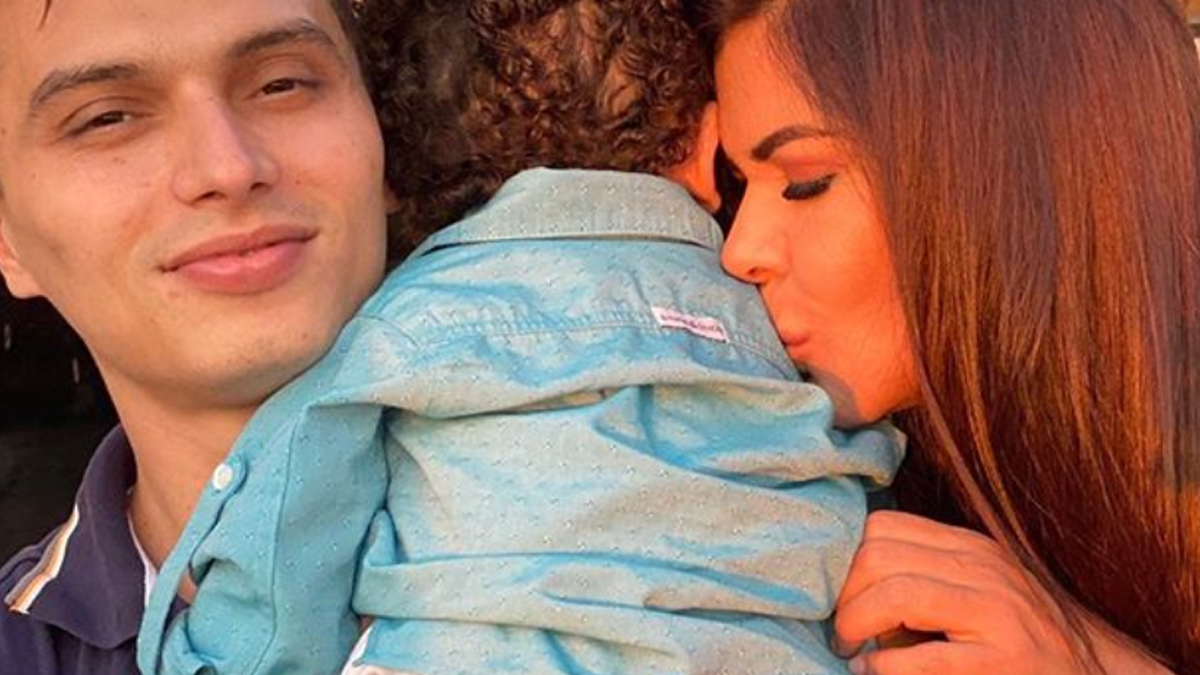 Mara Maravilha ao lado do marido Gabriel e do filho Benjamin