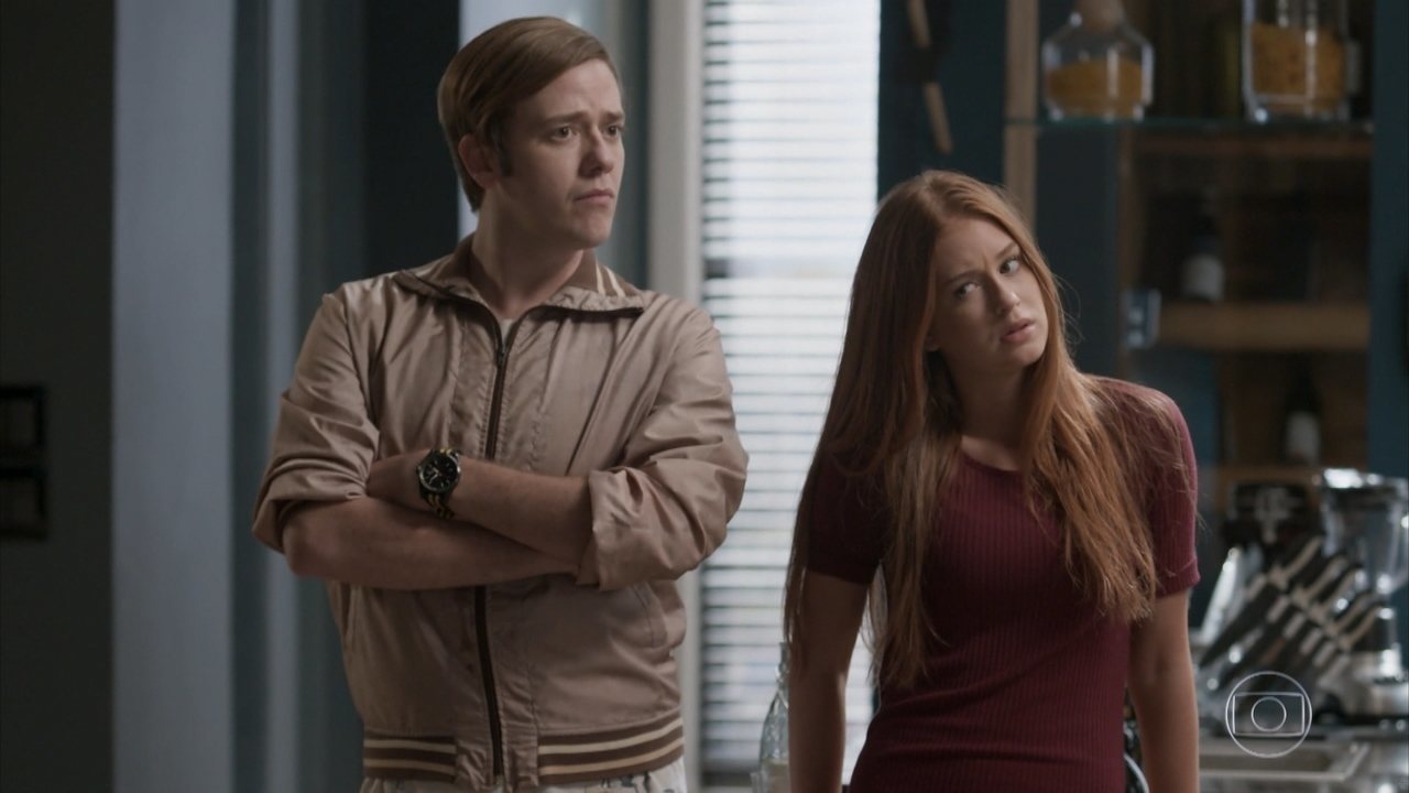 Max (Pablo Sanábio) e Eliza (Marina Ruy Barbosa) em Totalmente Demais