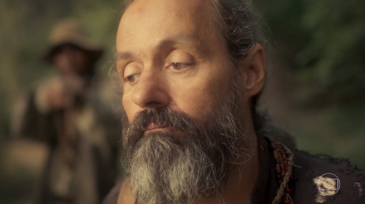 Padre Olinto (Daniel Dantas) em Novo Mundo