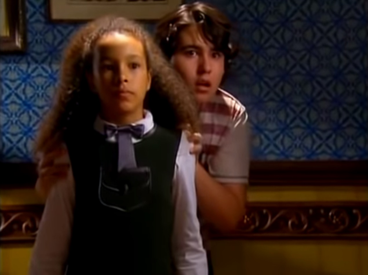 Pata (Júlia Olliver) e Rafa (Filipe Cavalcante) em Chiquititas