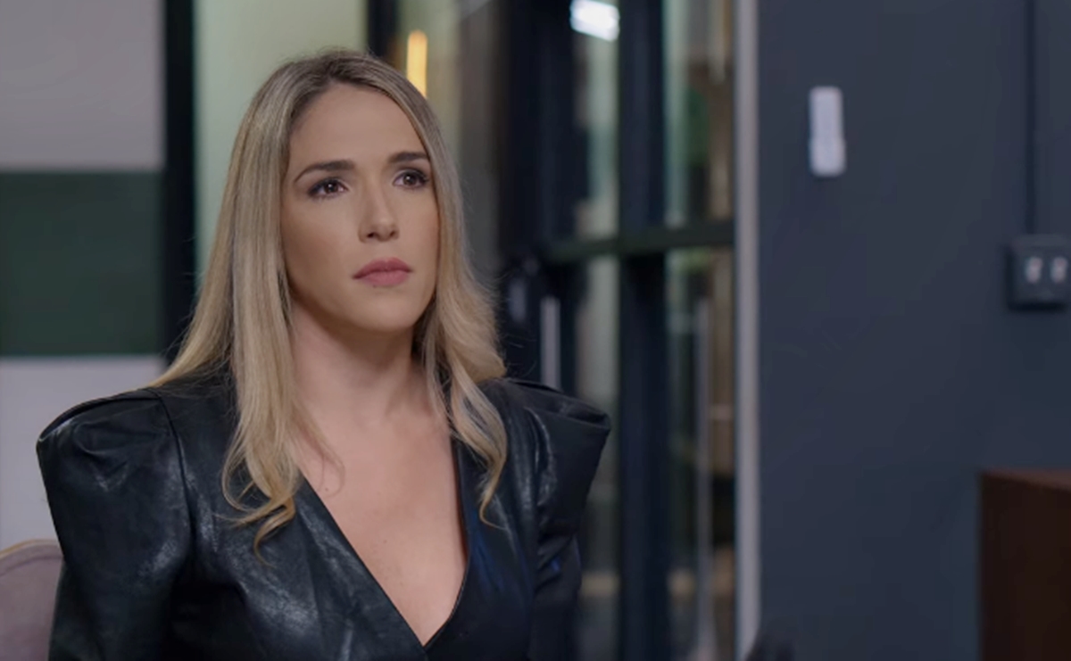 Patricia não é punida pelos seus crimes de racismo em Betty, a Feia em NY (Reprodução: Netflix)