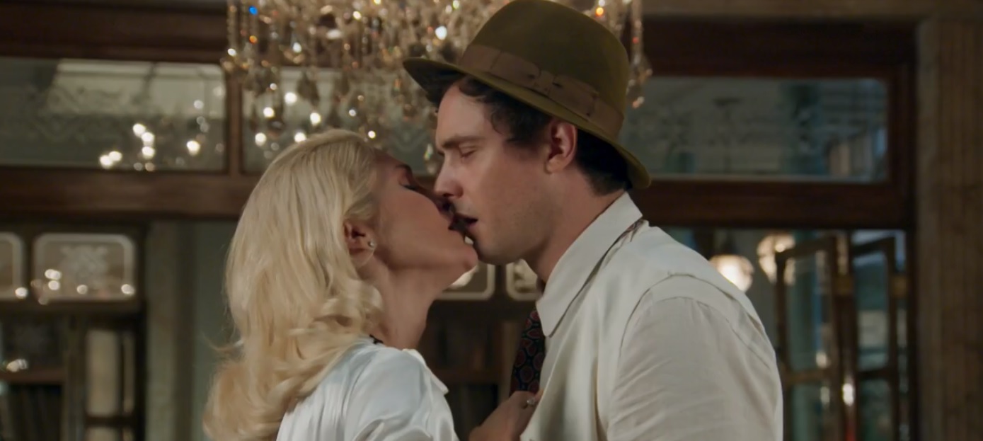 Sandra (Flávia Alessandra) e Candinho (Sergio Guizé) de Êta Mundo Bom!