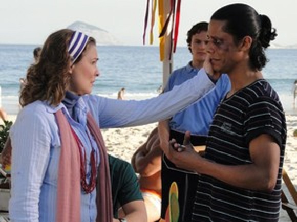Sueli (Louise Cardoso) e Xicão (Wendell Bendelack) em Insensato Coração