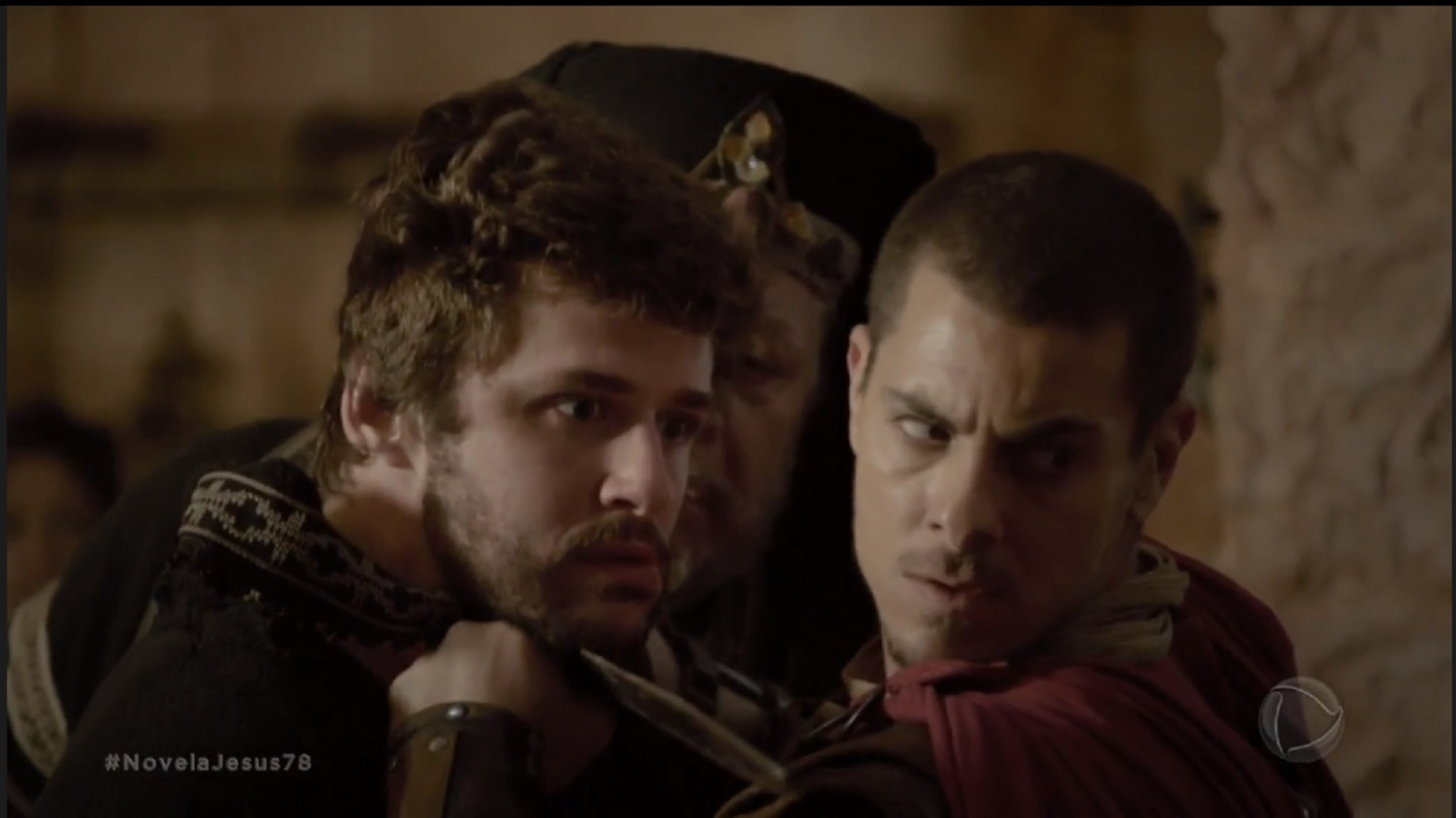 Tiago Justo (Gil Coelho) e Longinus (Sacha Bali) em Jesus