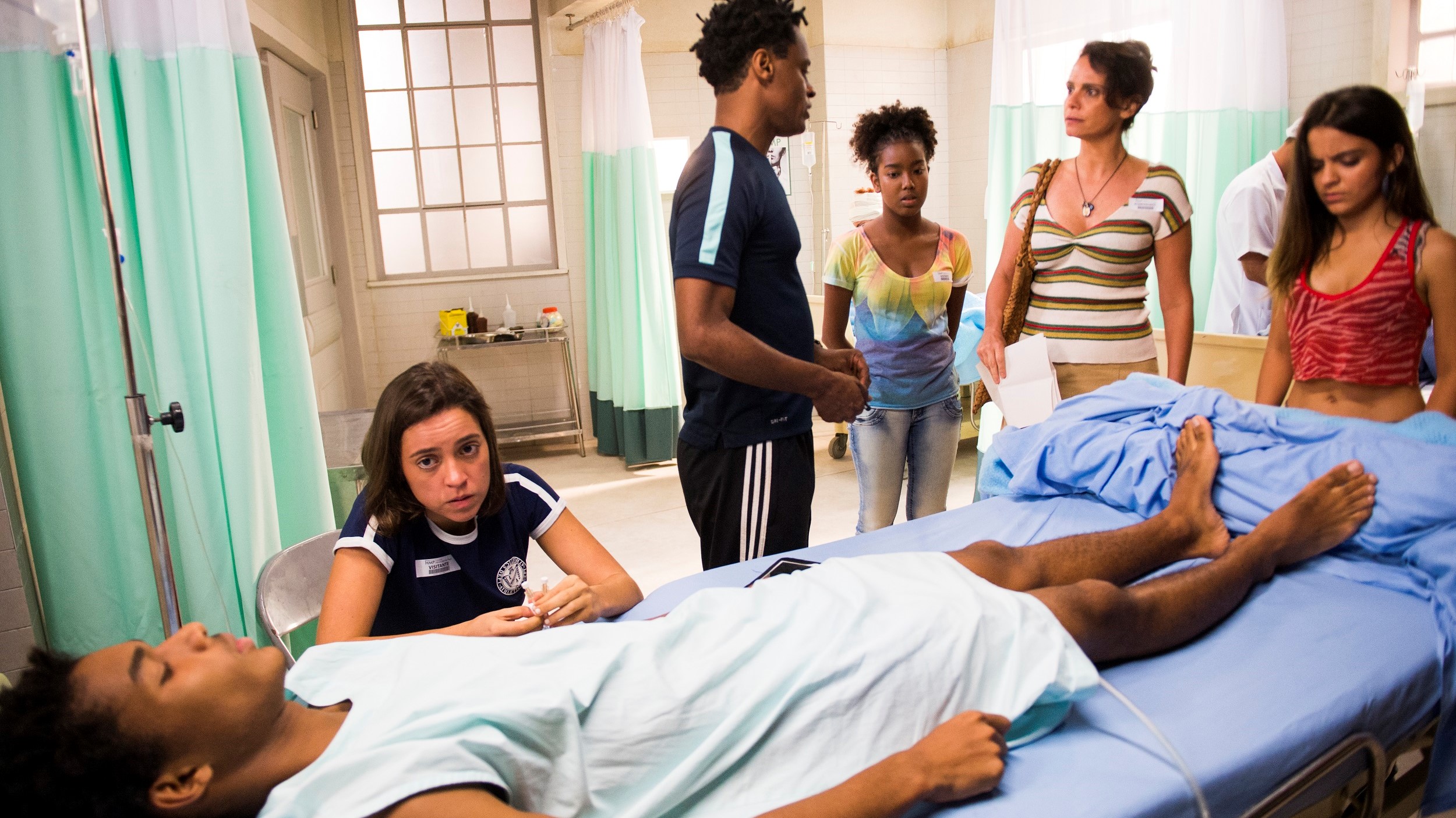 Wesley (Juan Paiva) fica paraplégico em Totalmente Demais