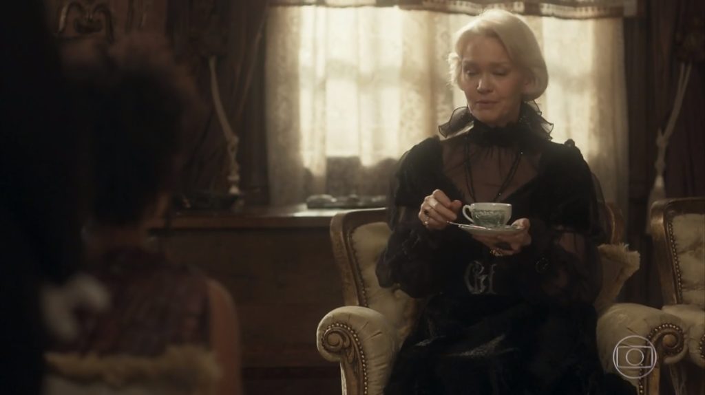 Greta solta seu veneno, em Novo Mundo