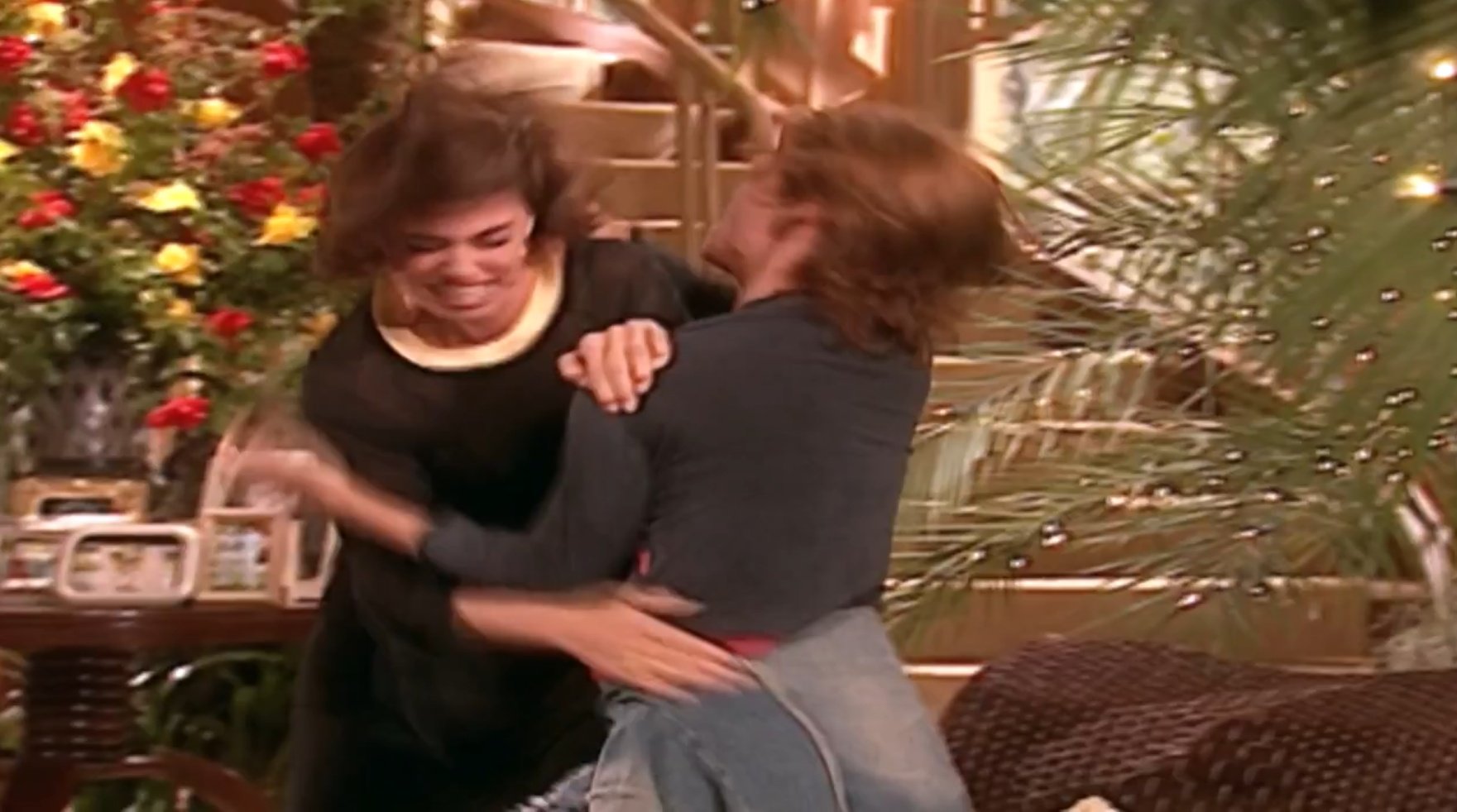 Maysa (Daniela Escobar) e Mel (Débora Falabella) em O Clone