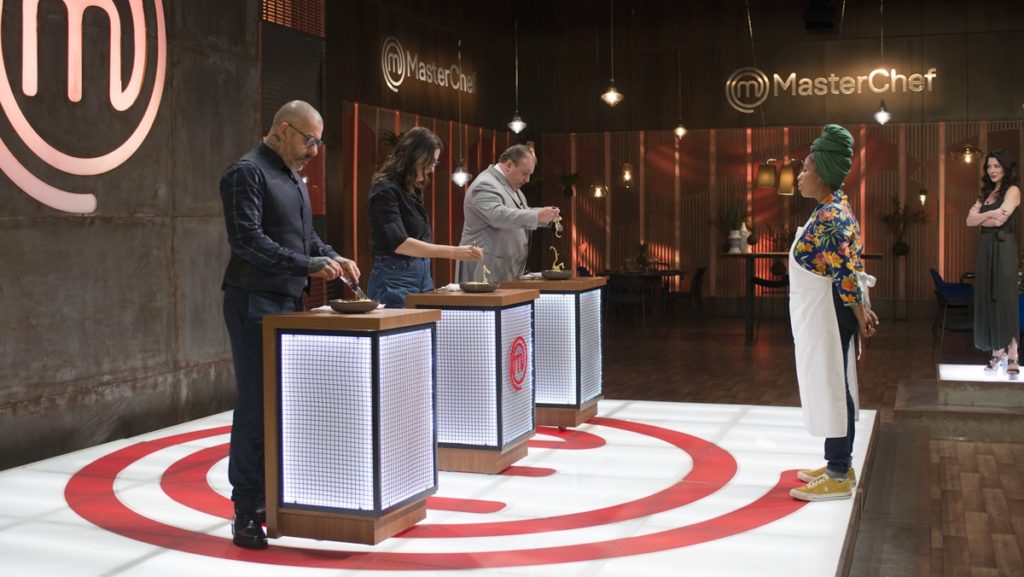 Cozinheiros preparam massa à carbonara no próximo “MasterChef” (Divulgação: Band)