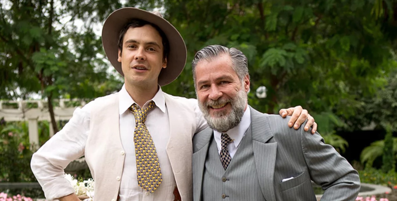 Candinho (Sergio Guizé) e Ernani (Leopoldo Pacheco) de Êta Mundo Bom!
