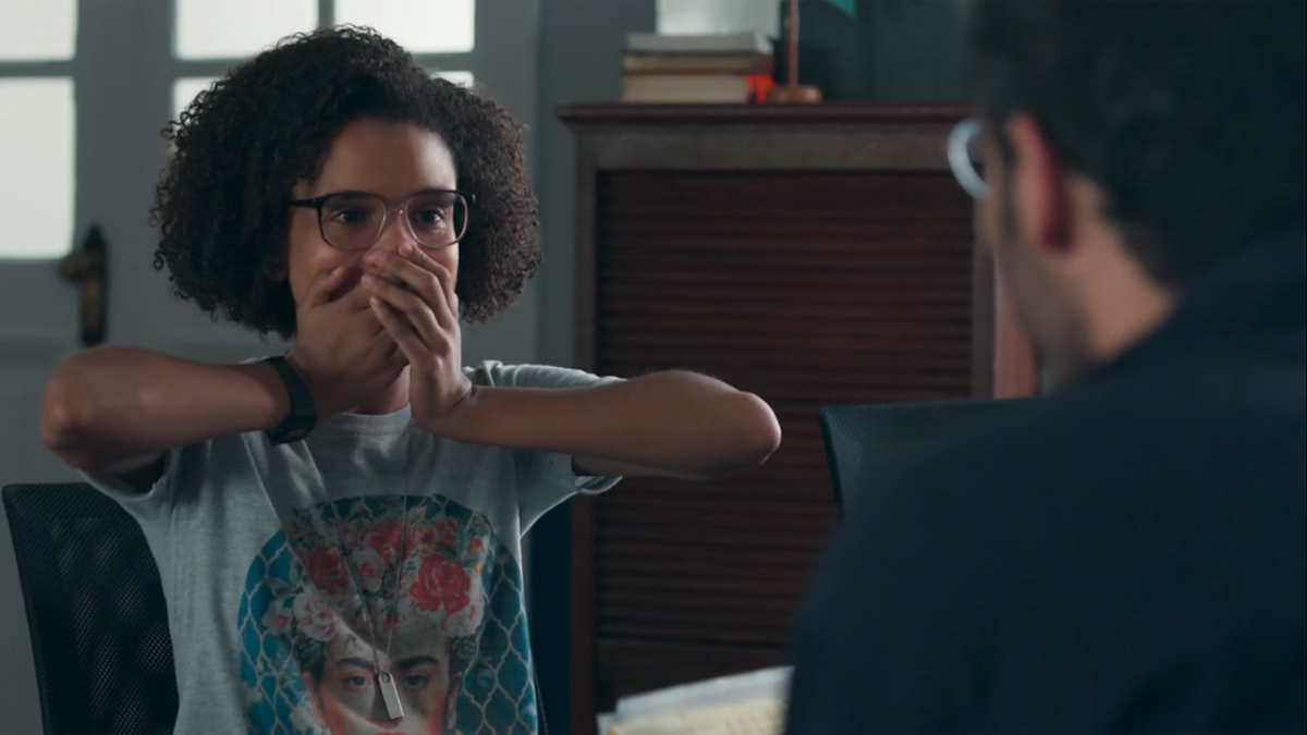 Ellen (Heslaine Vieira) e Bóris (Mouhamed Harfouch) em Malhação