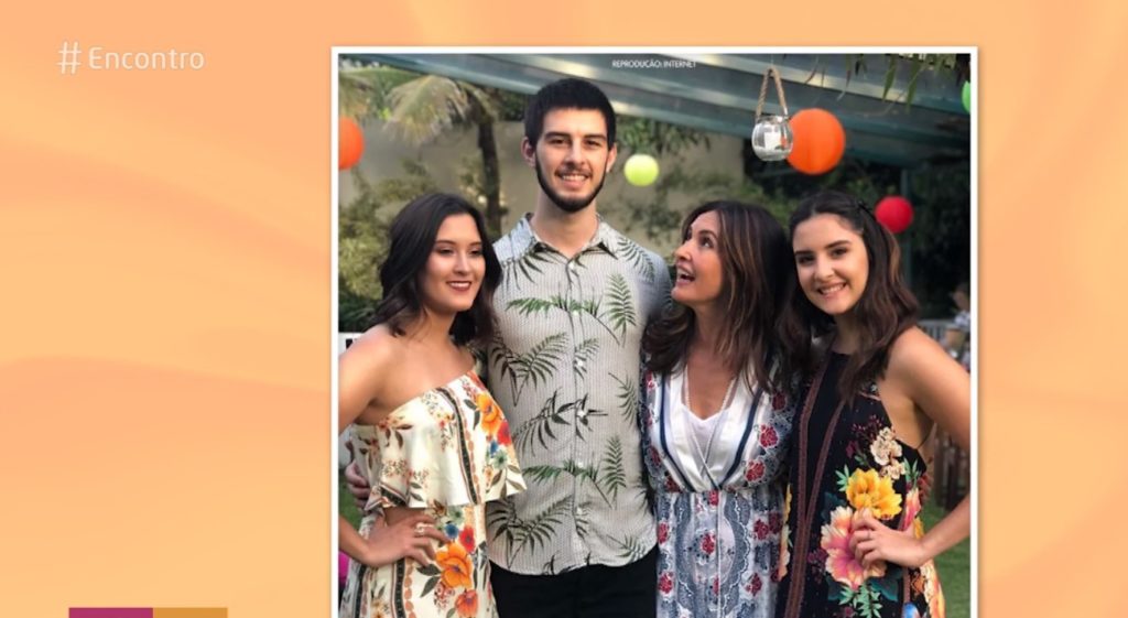 Fátima Bernardes com os filhos, Beatriz, Vinícius e Laura