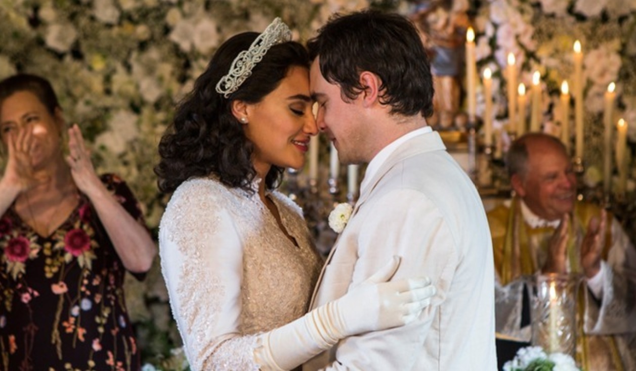 Filomena (Débora Nascimento) e Candinho (Sergio Guizé) de Êta Mundo Bom!
