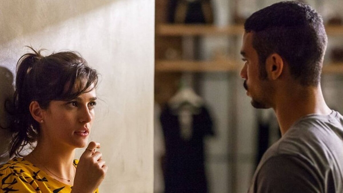 Sofia (Priscila Steinman) e Jacaré (Sérgio Malheiros) de Totalmente Demais